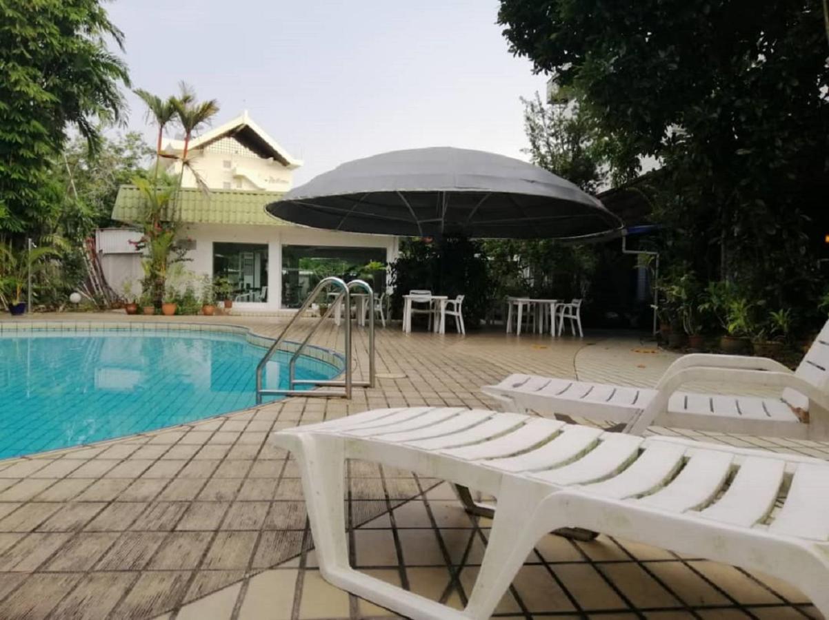 Terrace Hotel Bandar Seri Begawan Exterior foto